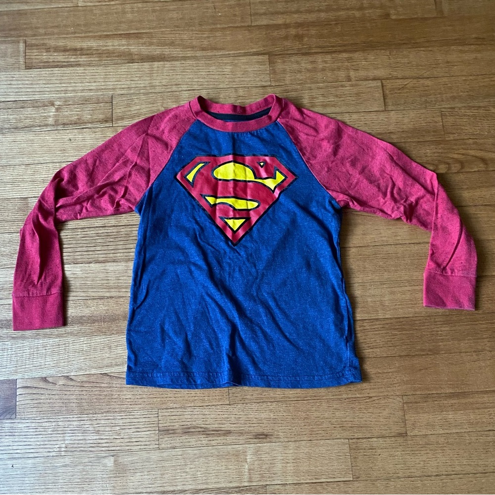 DC Comics Superman Boys size 6/7 Long Sleeve Shirt - Red and Blue